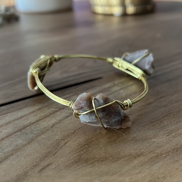 Bourbon and Bowties Inspired Arrowhead Wire Bracelet - Picture 1 of 2